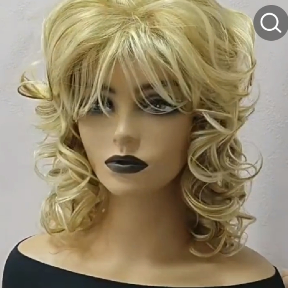 Long blonde gorgeous wavy Wig